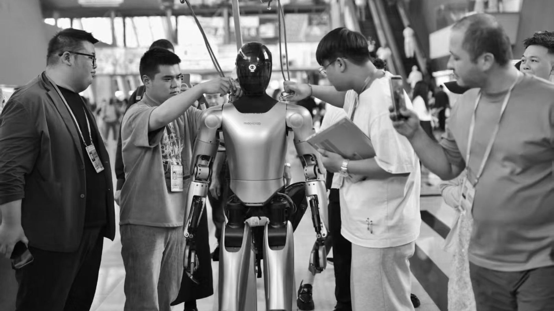 The 20,000 Bottle Cap Robot Symbol and the Green Manufacturing Message